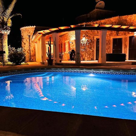 Villa Sanchez In Strandnahe Mit Pool, Jacuzzi, Klima, Wifi, Gas Bbq Сантаний Екстериор снимка