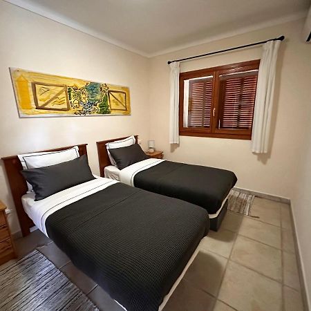 Villa Sanchez In Strandnahe Mit Pool, Jacuzzi, Klima, Wifi, Gas Bbq Сантаний Екстериор снимка