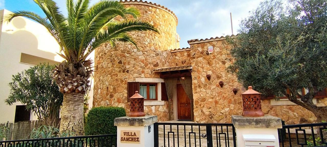 Villa Sanchez In Strandnahe Mit Pool, Jacuzzi, Klima, Wifi, Gas Bbq Сантаний Екстериор снимка
