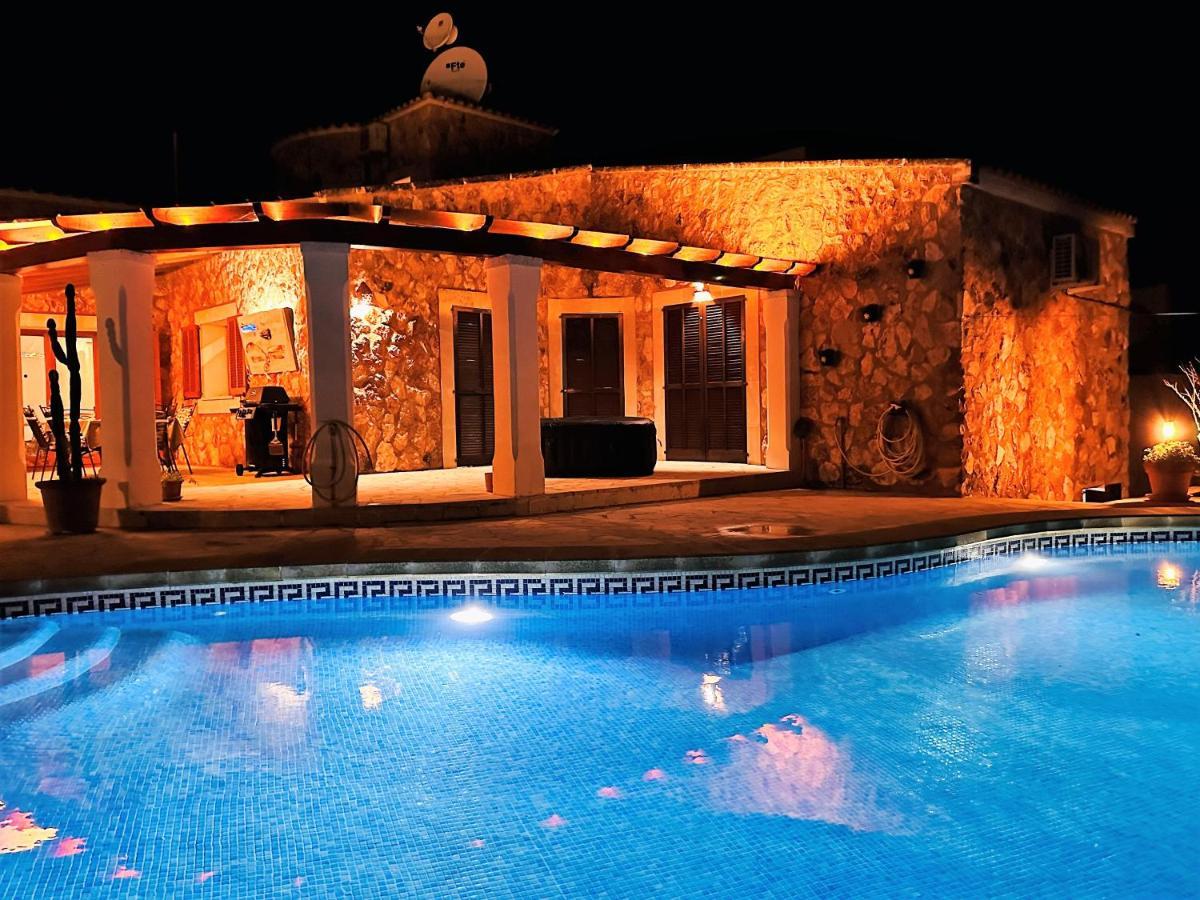 Villa Sanchez In Strandnahe Mit Pool, Jacuzzi, Klima, Wifi, Gas Bbq Сантаний Екстериор снимка