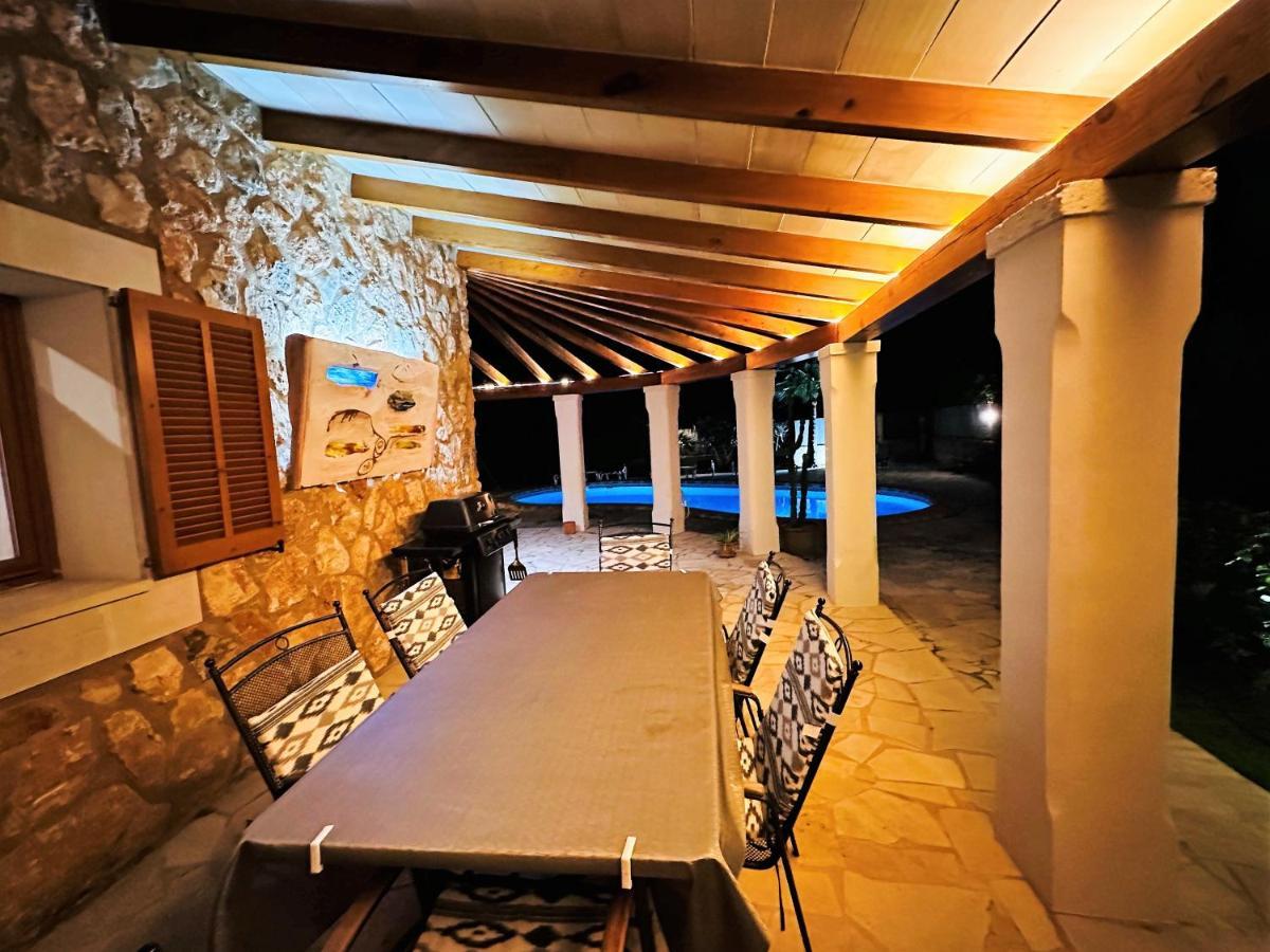 Villa Sanchez In Strandnahe Mit Pool, Jacuzzi, Klima, Wifi, Gas Bbq Сантаний Екстериор снимка