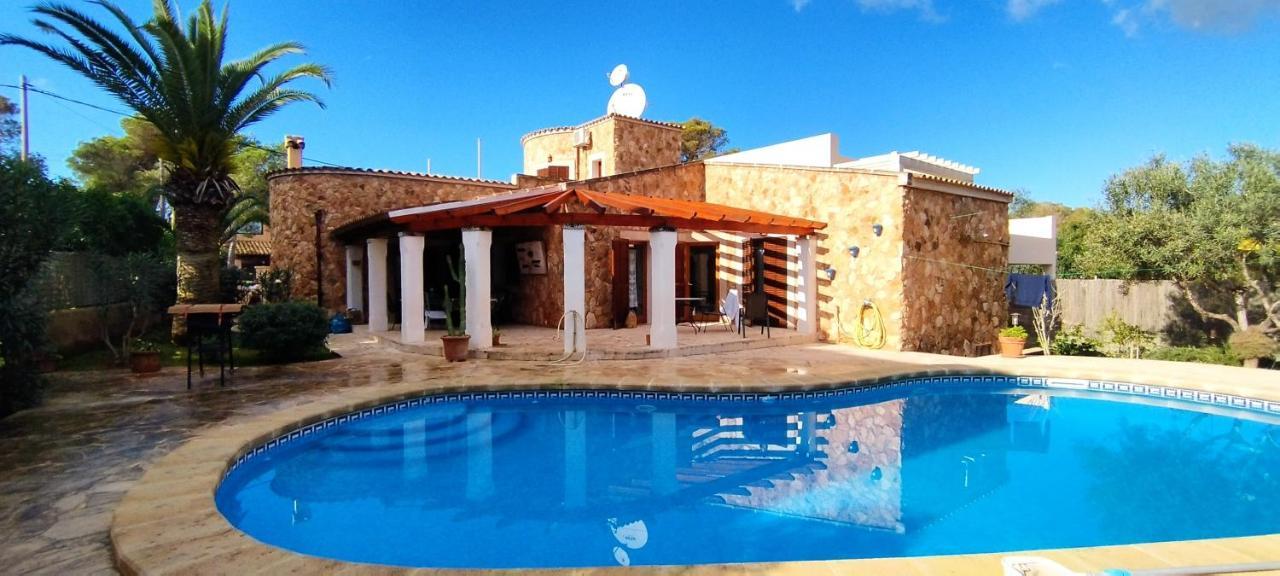 Villa Sanchez In Strandnahe Mit Pool, Jacuzzi, Klima, Wifi, Gas Bbq Сантаний Екстериор снимка