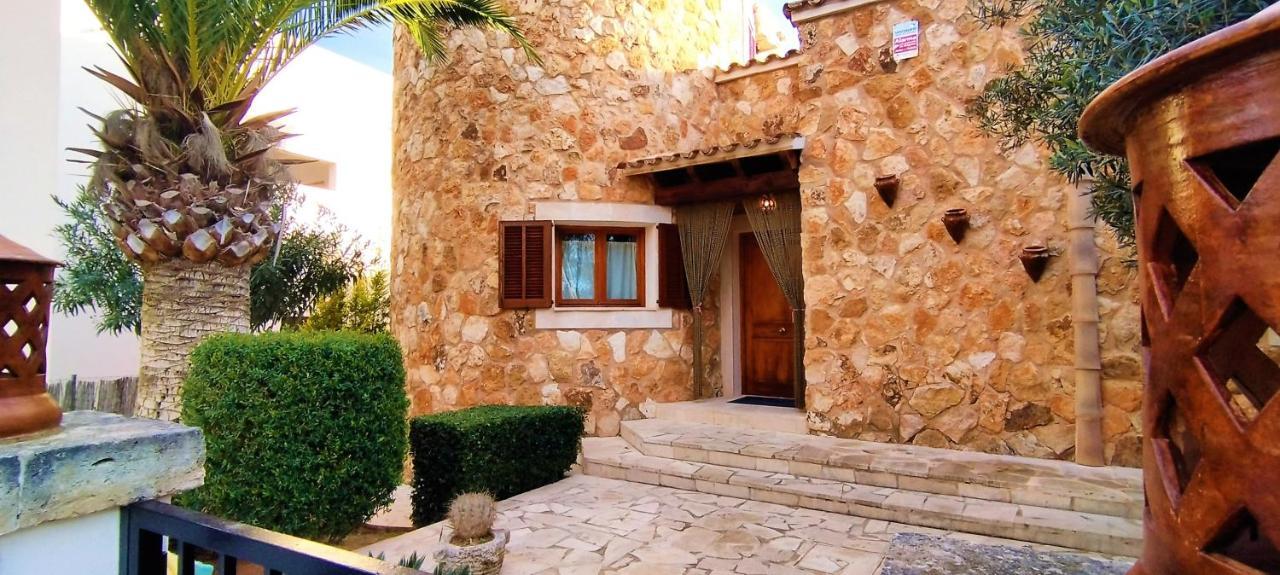 Villa Sanchez In Strandnahe Mit Pool, Jacuzzi, Klima, Wifi, Gas Bbq Сантаний Екстериор снимка
