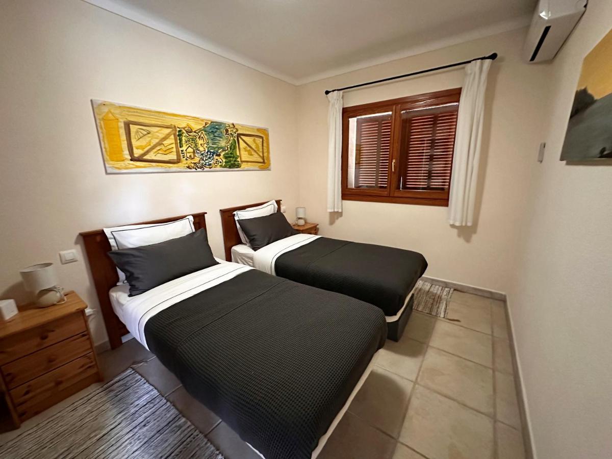 Villa Sanchez In Strandnahe Mit Pool, Jacuzzi, Klima, Wifi, Gas Bbq Сантаний Екстериор снимка