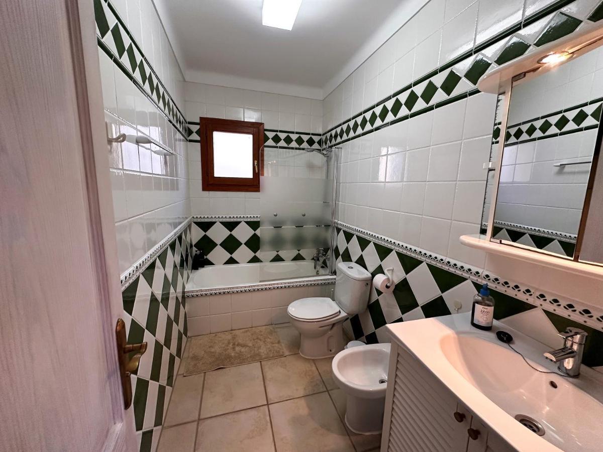 Villa Sanchez In Strandnahe Mit Pool, Jacuzzi, Klima, Wifi, Gas Bbq Сантаний Екстериор снимка