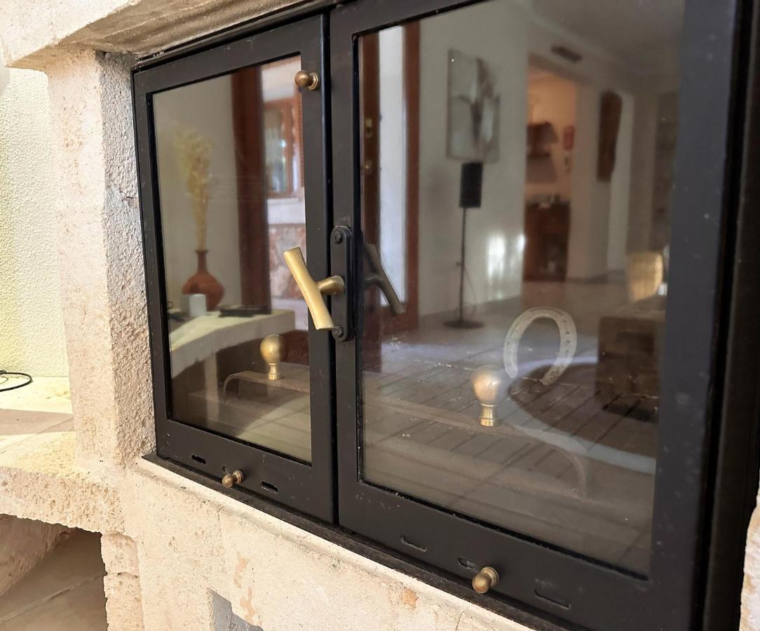 Villa Sanchez In Strandnahe Mit Pool, Jacuzzi, Klima, Wifi, Gas Bbq Сантаний Екстериор снимка